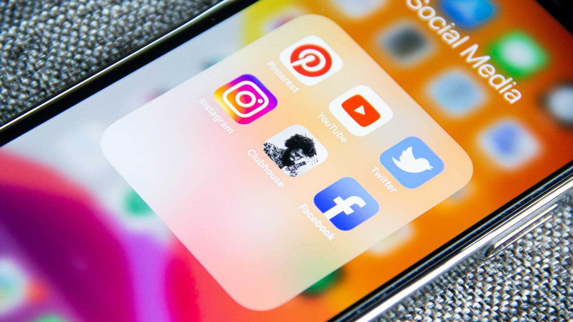 Social Media Folder in Home Screen of iPhone